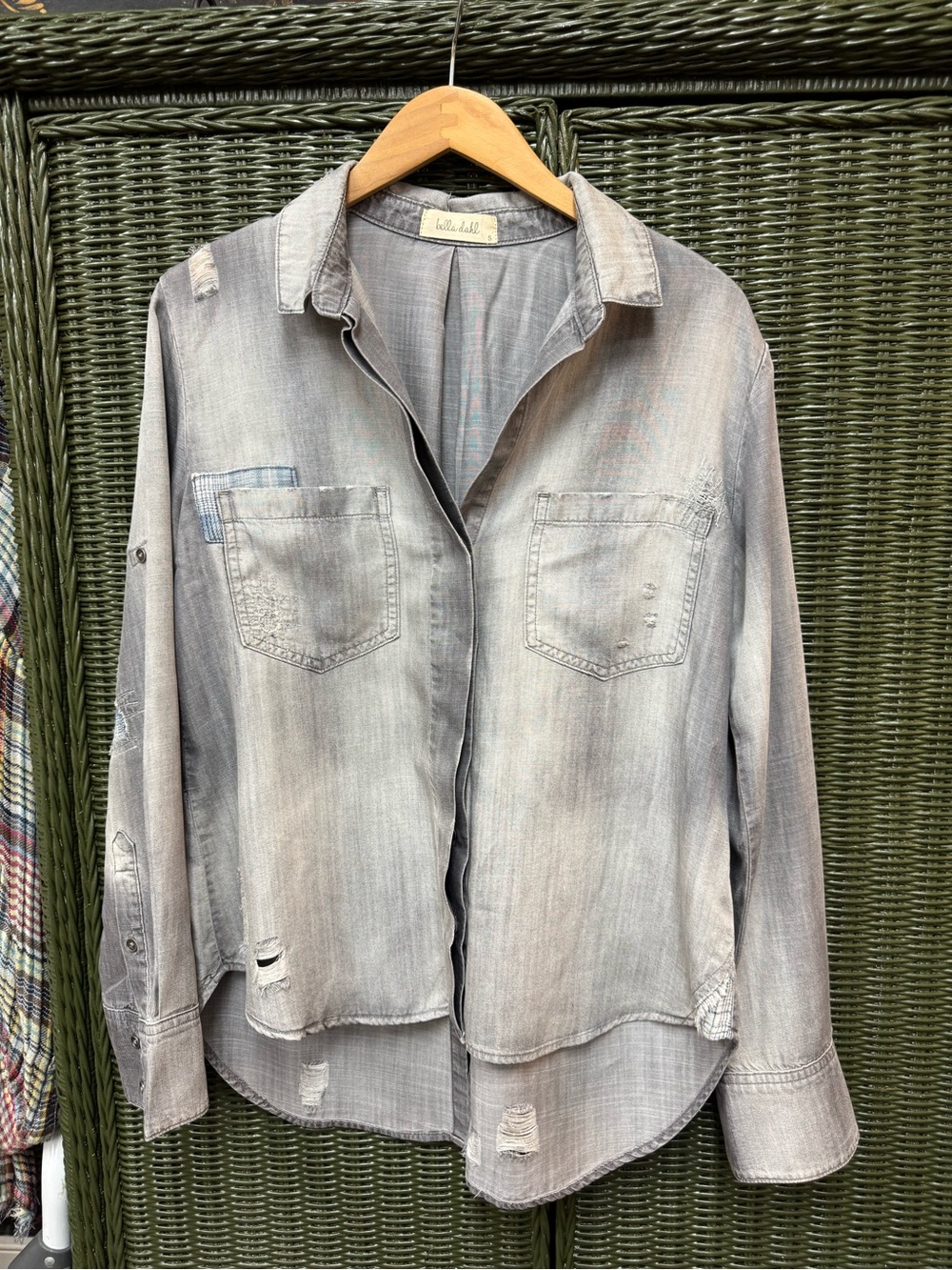 Bella Dahl Washed Gray Distressed Button-Front Shirt Jacket